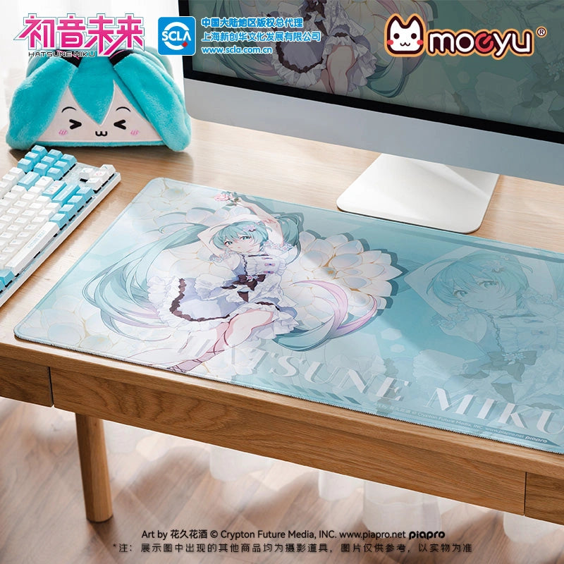 初音ミク　MIKU EXPO デスクマット　Horizon Desk Mat 🌐 #MIKUEXPO2025 ASIA Goods 🌐 'u' Miku is off to help out with